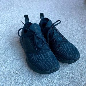 Under Armour - Women’s Phantom IntelliKnit Black